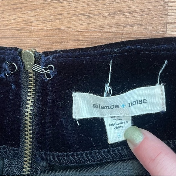 URBAN OUTFITTERS Silence + Noise Velvet Scuba Blue A-line Mini Skirt Size Small - Picture 5 of 7